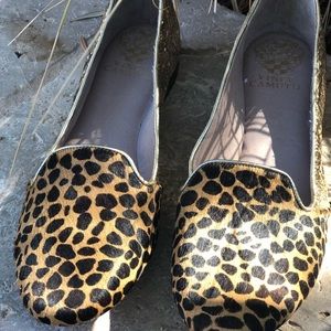 Vince Camuto Flats  Leopard & Gold Sparkle Size 8